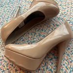 Brash beige patent pump heels Photo 1