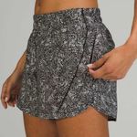 Lululemon  Track That Mid-Rise Lined Short 5" Offbeat Alpine White Black size 6 Photo 6