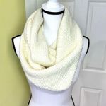 Limited Edition Cream Knit Infinity Scarf NWOT Gold Photo 3