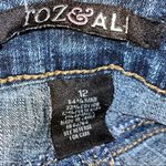 Roz & Ali  denim cropped jeans Photo 3