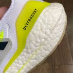 Adidas  Ultraboost 21 Women’s Size 7 white solar yellow Photo 4