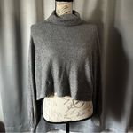 Hollister  flowy boxy grey turtle neck size medium Photo 2