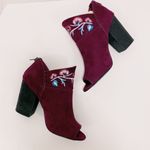Carlos Santana Floral embroidered ankle booties, size 7 Carlos burgundy faux suede peep toe Photo 4