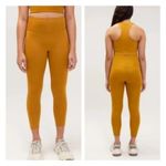 Girlfriend Collective  Leggings Capri Mustard Yellow Side Pockets Cropped Medium‎ Photo 1