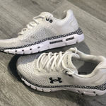 Under Armour WMNS HOVR
Infinite Women's Running Shoes
Size 6 Photo 0