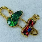 Golfer Putting Green Golf Bag Jewelry Kilt Pin Brooch Metal Enamel Colorful Photo 1