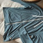 Vuori Halo Performance Hoodie 2.0 in Lake Heather Size XL Photo 4