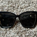 Black And Gold Diff Sunglasses Photo 0