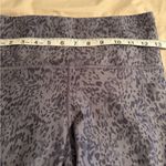 Athleta  Salutation Stash Pocket II Print Capri Tempest Violet Women’s Size SP Photo 8