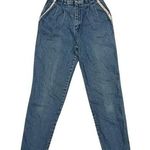 Northern Reflections ā
(Vintage) High-Waisted Blue Jeans w/ Floral Pockets ā
Photo 0