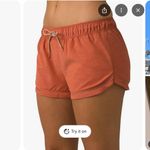 prAna  Mariya Hiking Water Short in Liqueur. Size Small. Photo 1