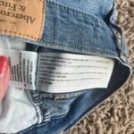 Abercrombie & Fitch Light Wash Distressed Jean Short Size 2 W 26 Photo 3