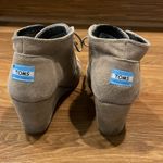 Toms  Kayla Desert Suede Lace Up Wedge Ankle Bootie Taupe Size 7.5 Photo 3
