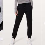 Lululemon Ready To Rulu Pant
Black Photo 1