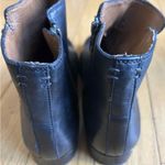 Frye Women’s Carly Zip Chelsea Black Leather Ankle Boots size 9.5 Photo 7