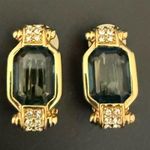 Vintage Unsigned Gold Tone Deep Teal Blue Emerald Cut Rhinestone Clip Earrings Photo 2