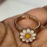 Goldtone Daisy Flower spinner fidget Ring split back Gold Photo 6