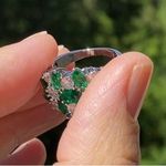 Cocktail Ring Flashes with Emerald Green and Clear Crystals Photo 4