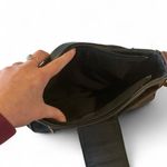 None Black and brown faux leather shoulder bag with adjustable strap Photo 3