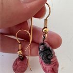 Vintage Rhodonite Pink Black Carved Pierced Drop Earrings Womens Estate Jewelry Photo 4