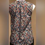 J.Crew Women size 4P sleeveless, red, white & blue floral, keyhole neck, Photo 3