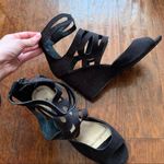 ⭐️ Black Laser Cut Scallop Ankle Strap Peeptoe Wedge Sandals Size 6 Photo 2