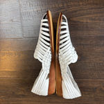 Cobbie RetroFlex White Huaraches Leather Weave Flats Women's Size 9.5 Narrow Photo 2