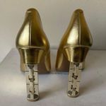 Katy Perry Suzzie Gold Pumps Photo 7