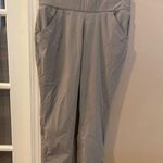 Columbia Omni Sheild Women's Light Gray Joggers pants cinched ankle medium Photo 0