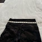 Zyia Active Women’s 6-8 Black Camo Cropped Leggings Photo 1