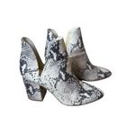 Steve Madden Boots Womens 10M Rookie Bootie White Snakeskin Pull On Ankle Siren Photo 2