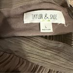 Taylor & Sage NWT  Olive & Gold Pleated Flowy Sleeveless Top Size Large Photo 8
