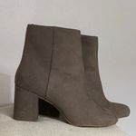 Old Navy Boots Women's Size 10 Grey Suede Leather Pointed Ankle Boots like new one worn Photo 8