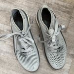 Crocs Women’s Sz 7 Lite Ride Sneaker Shoes Lace Up 360 Pacer in Gray Photo 1