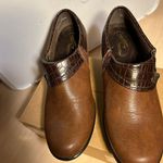 Easy Street Women’s Shoes Photo 4