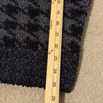 SKIMS  Boucle Knit Unisex Pullover Sweater in Onyx Houndstooth Grey Size S / M Photo 7