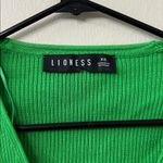 LIONESS Vibrant Green Ribbed Vineyard Cropped Cardigan Sweater Style Top Sz XS Photo 3