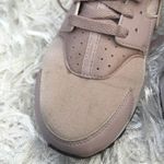 Nike Huarache Women’s Blush Athletic Running Shoes Photo 11