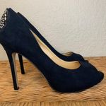 Badgley Mischka American Glamour Suede Peep Toe Pumps Metallic Detail Size 8.5 Photo 4