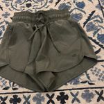 ALBION FIT Albion small green shorts Photo 2