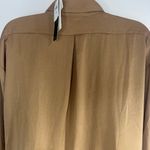 Banana Republic camel blouse. New with tag, size S. Photo 3