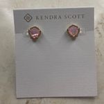 Kendra Scott Shell Earrings Photo 0
