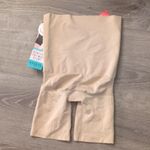 Assets by Spanx high waisted shaping shorts size medium Photo 4