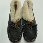 Minnetonka Loafers Womens 8 Grey Pile Lined Slip On Leather Moccasins Photo 1