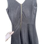 Lululs Black Sleeveless Zip Up V Photo 2