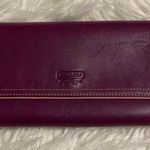 Coach  Purple Leather Wallet used in good condition size in pictures Photo 0