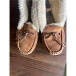 UGG  Woman’s Slippers Size 8 -Flaws Photo 11
