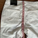 Jones New York  Pants Women’s 6 White Corduroy Skinny Boot High Waist Photo 4