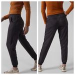 Athleta Women's Brooklyn Textured Lined Jogger in Dark Camo Black Size 4 Photo 1