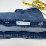 Liverpool Jeans Company Liverpool Chloe Pull On Bixby Bermuda Eco Jean Shorts Medium Wash Size 10/30 Photo 3